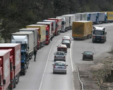 Превозвачите блокираха границата със Северна Македония
