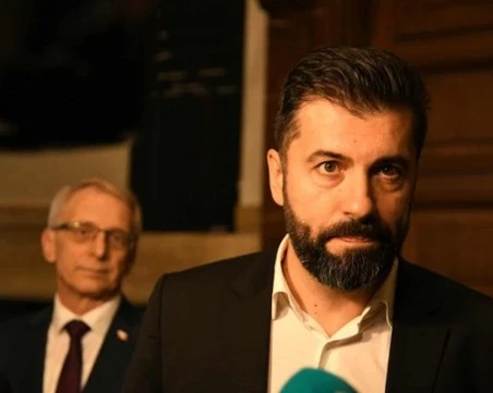 Съдът разпита двама полицаи по делото срещу Кирил Петков за ареста на Бойко Борисов