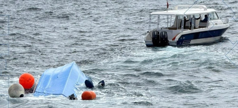Лодка с френски туристи се преобърна в Оман, има загинали
