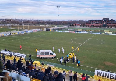 Ботев победи Спартак Варна в контрола, линейка влезе на терена