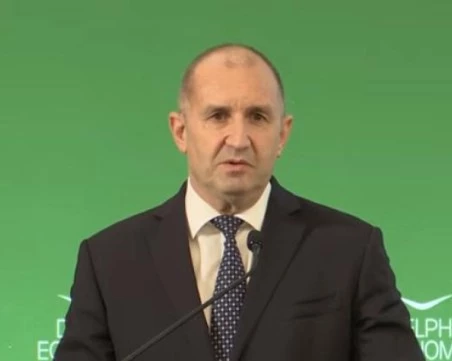 Критика към ЕС и еврозоната в първата реч на Румен Радев след оставката