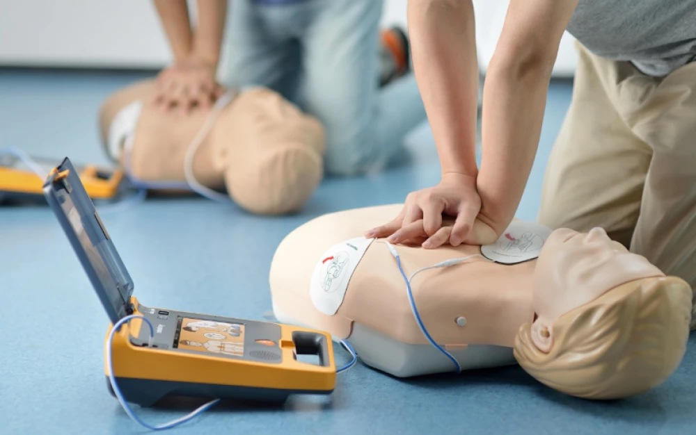 Правителството с важна промяна - разполагат дефибрилатори на публични места за спешни случаи