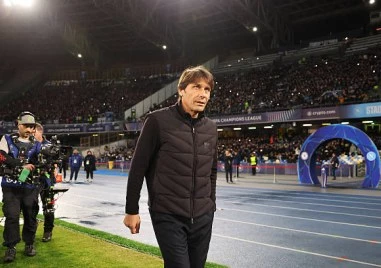 Антонио Конте с ужасяващ антирекорд, може да загуби работата си с Наполи