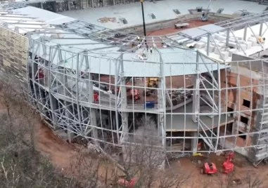 Цялостната завършеност на козирката на новия стадион на ЦСКА вече