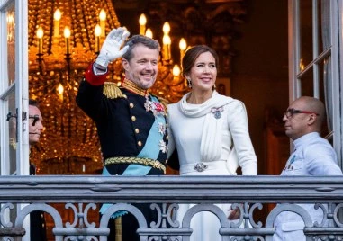 Датският крал Фредерик X заяви пред журналисти че ще замине за