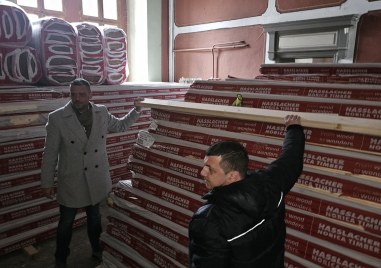 Ремонтът на Хуманитарната гимназия проключва до края на май? СНИМКИ