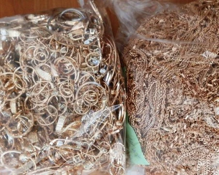 Митничари откриха близо 1 килограм златни бижута за над 152 000 евро