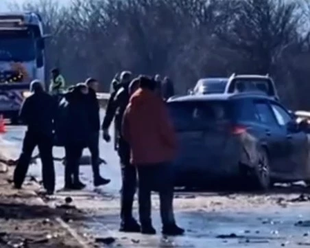 Повдигнаха обвинение на шофьора на тира, причинил тежката катастрофа със загиналия бивш кмет