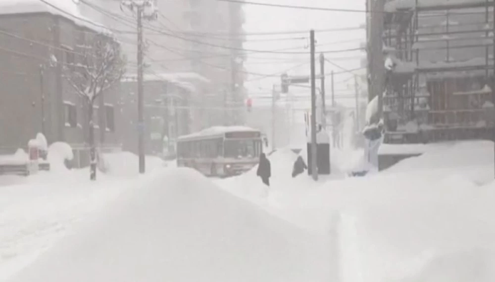 Снежна буря предизвика хаос в Япония