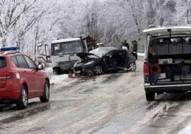 Обявиха за международно издирване шофьора на камиона от катастрофата с