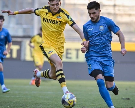 Играч на Ботев с повиквателна за юношеския национален отбор