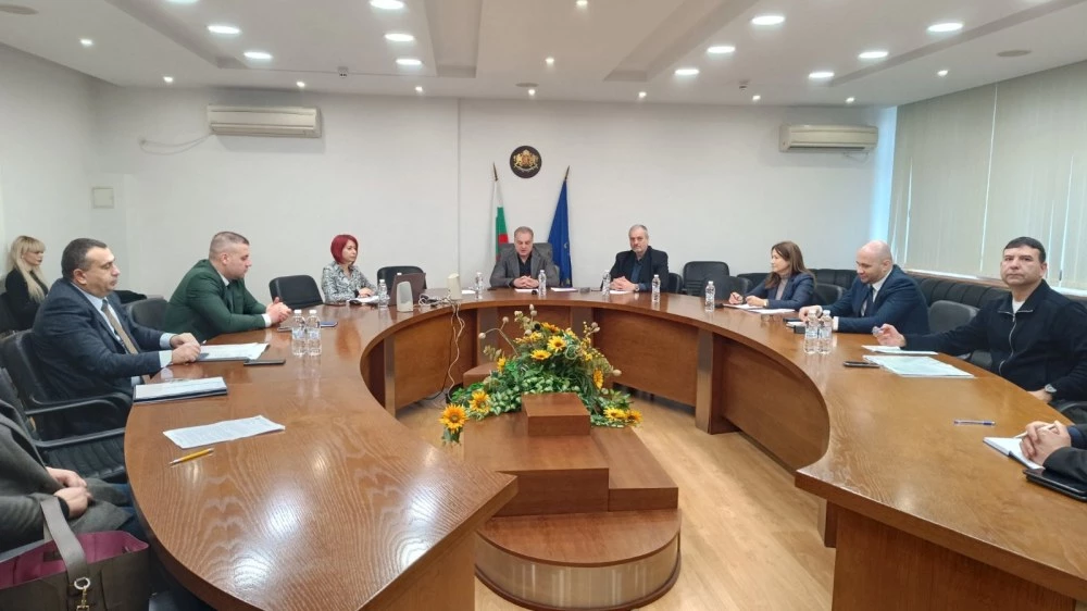 Опашки и напрежение в някои пощи в Пловдивско заради еврото