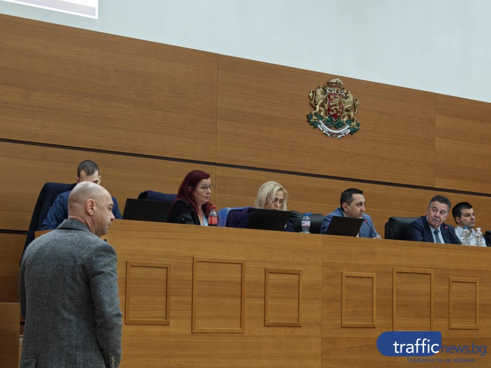 Общинари с блицкриг към зам.-кмет заради Колежа, с половин уста той призна за нередности