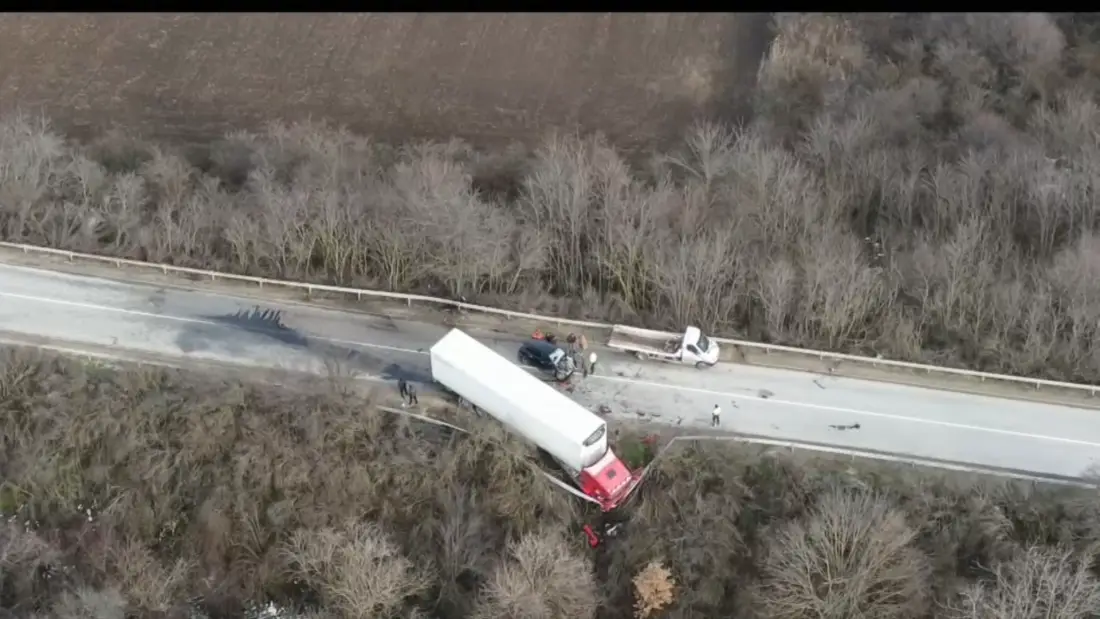 Плевенският съд пусна под парична гаранция шофьора на тира, причинил катастрофата край Телиш