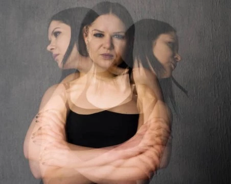 Когато светът винаги ни е длъжен: Психологията зад това усещане