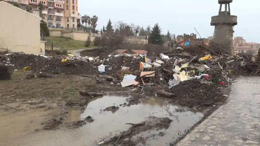 Четири месеца след потопа в „Елените