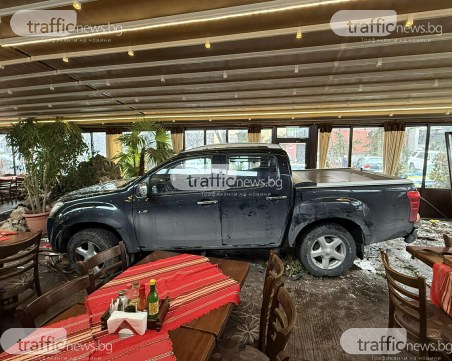 Шофьорът, който се вряза в заведение в Тракия, загубил контрол над джипа