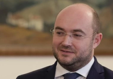 Министърът на правосъдието временно отстрани началника на затвора в София заради Брендо