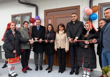 Откриха реновирания дом за стари хора в село Главиница