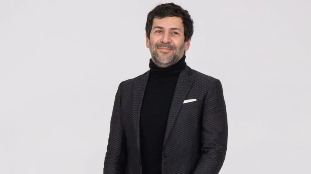 Френски дизайнер представи виртуална колекция, създадена изцяло с изкуствен интелект