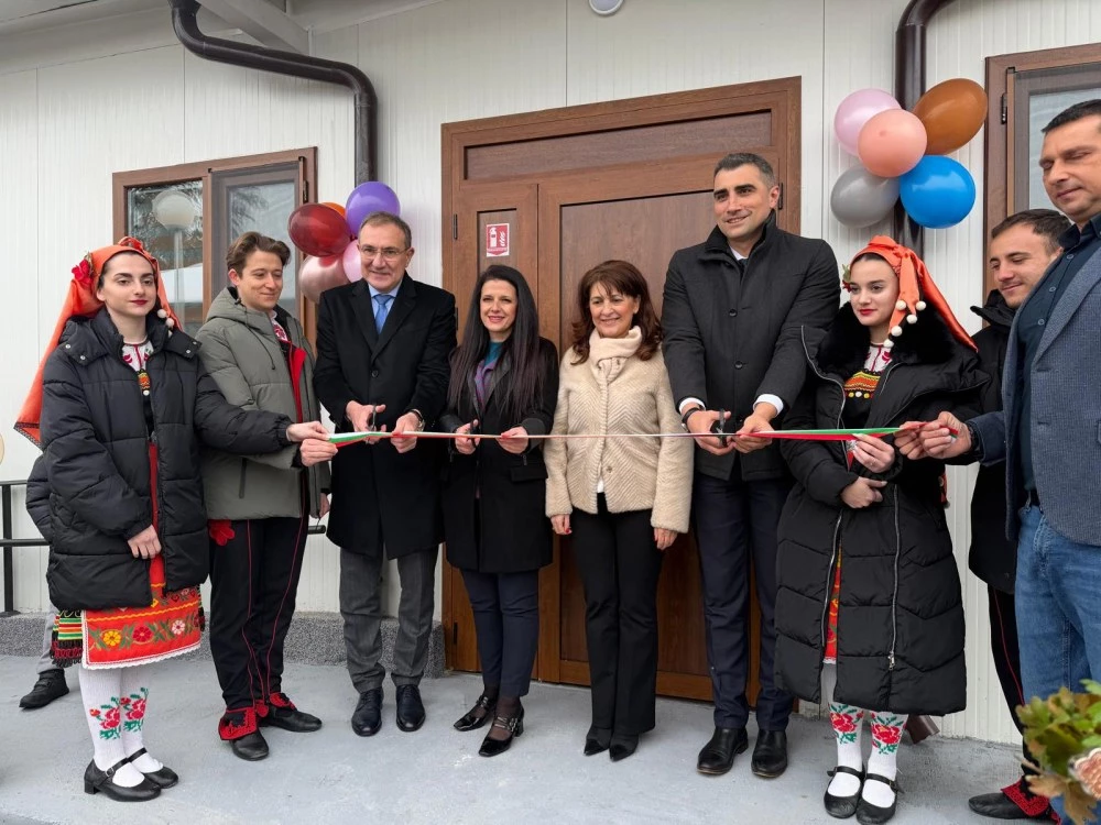 Откриха реновирания дом за стари хора в село Главиница