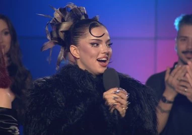 Екипът на Българската национална телевизия е оставил изпълнителката DARA сама