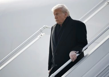 Европейските правителства и корпорации се надпреварват да намалят експозицията си