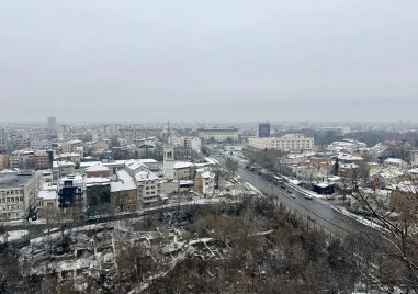 Облачно и студено ще е и днес в Пловдив, температурите се задържат около нулата