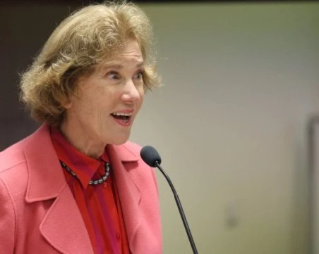 Поптодорова: Епстийн е имал връзка с руската престъпност за доставката на „млада плът