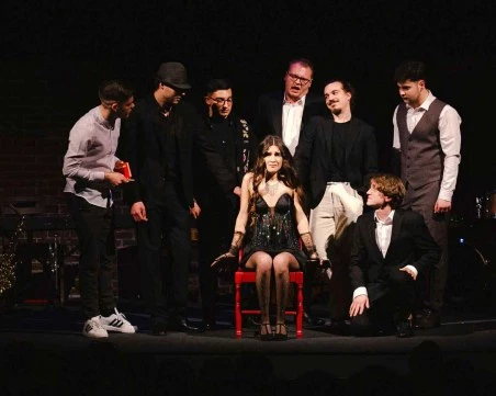 В Деня на влюбените и виното: Необикновен спектакъл превръща музикантите в актьори