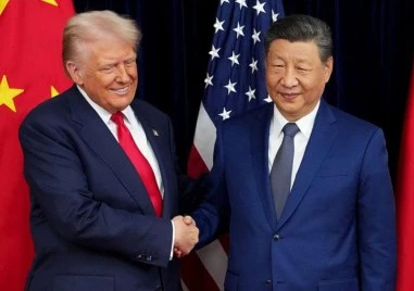 Си Дзинпин и Тръмп проведоха телефонен разговор