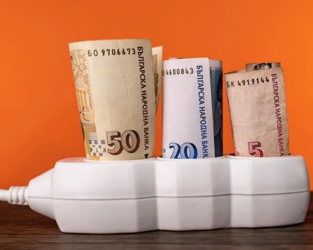 След по-високите сметки за ток за януари и 300 жалби за проверка на електромери