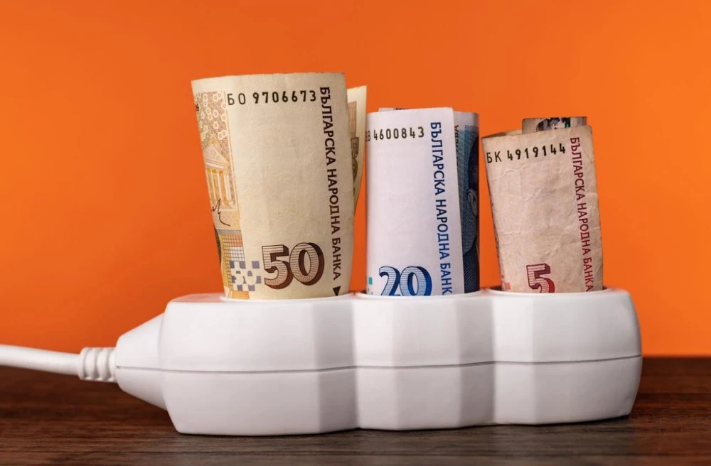 След по-високите сметки за ток за януари и 300 жалби за проверка на електромери