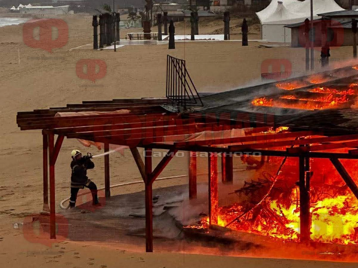 Изгоря бийч бар в Слънчев бряг