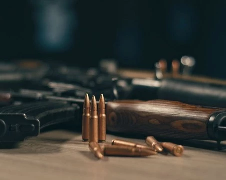 Арестуваха мъж от Асеновград за незаконно оръжие и боеприпаси