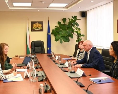 Сметната палата: Общините не събират приходите си и теглят заеми, за да плащат стари дългове