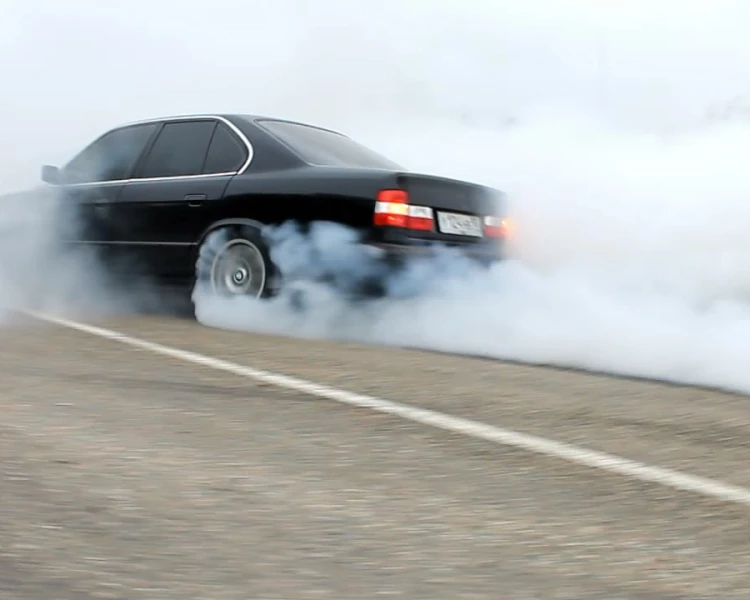 БМВ дрифтира пред патрулка в Пловдив, шофьорът отнесе солена глоба и остана без книжка