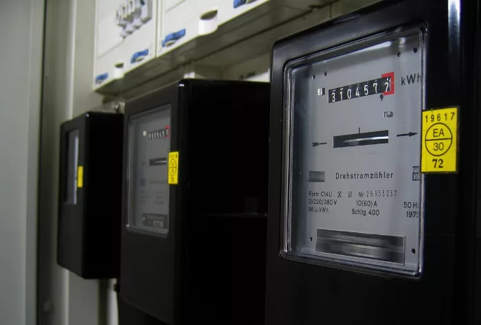 Експерт от КЕВР за високите сметки за ток: Възможни са технически грешки, не е заради еврото