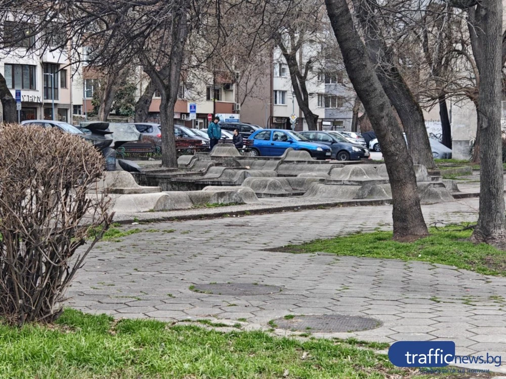 Община Пловдив си върна частния площад – облагородява го и възстановява фонтаните