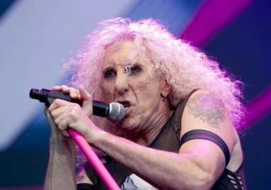 Медицински проблеми на вокала на Twisted Sister Дий Снайдър налагат отмяната на световното