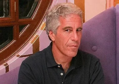 Епстийн е имал няколко деца, включително и бебе от тийнейджърка