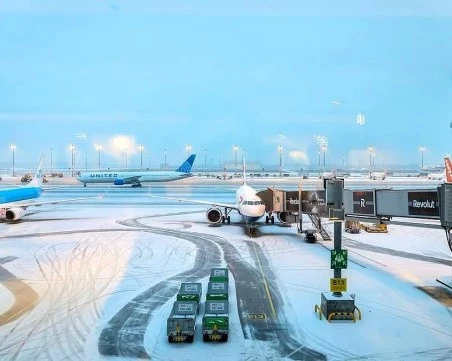 Леден дъжд предизвика транспортен хаос в Берлин: Отменени са полети, спрян е градският транспорт