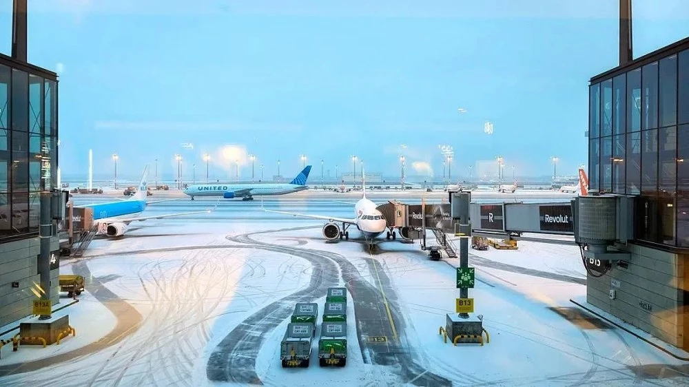 Леден дъжд предизвика транспортен хаос в Берлин: Отменени са полети, спрян е градският транспорт