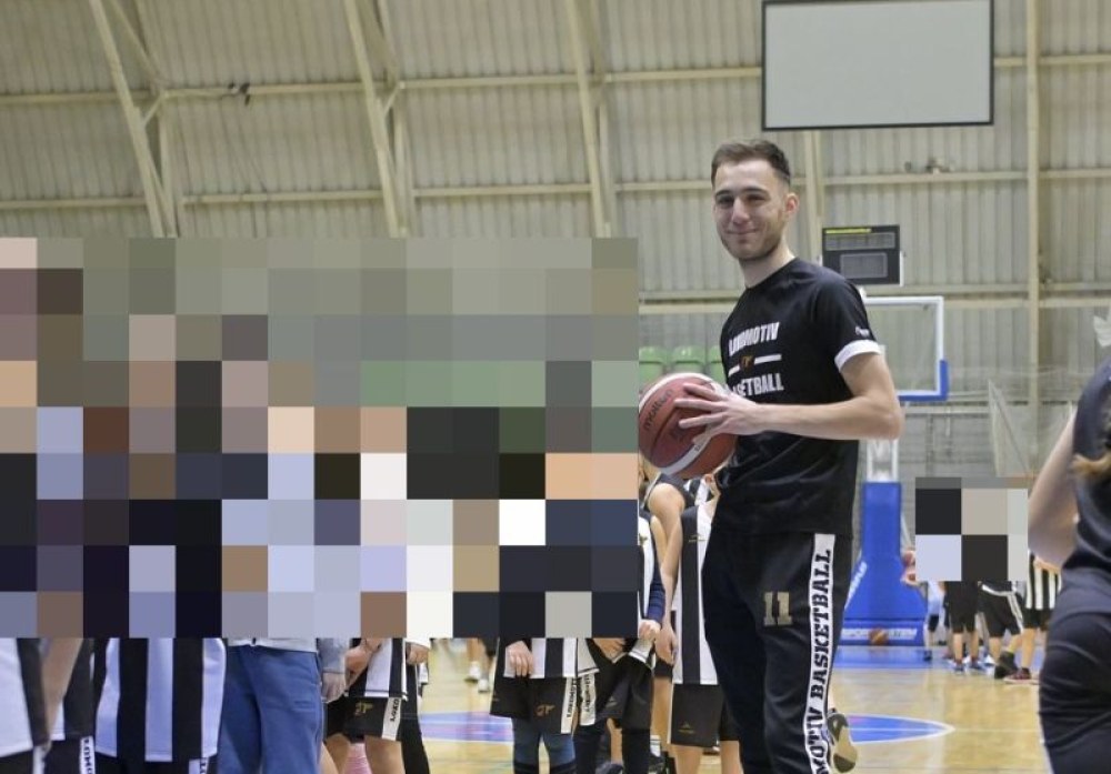 Преподавателят, зaдържан за блудство със своя ученичка, уволнен и от ДЮШ на 