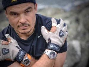 Човекът паяк дава 100 000 долара награда за информация за Ивайло Калушев и изчезналите с него