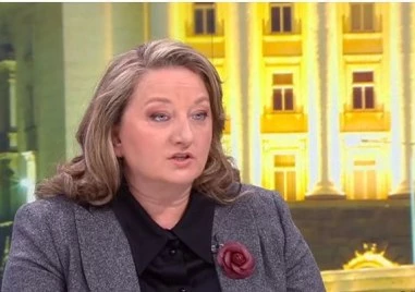 Деница Сачева: С намаляването на секциите в чужбина няма ограничаване на права