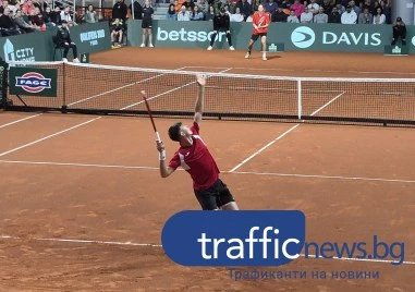 Пловдивчанинът Илиян Радулов взе сет, но не успя да пребори мощния белгиец Блокс за Купа Дейвис в Пловдив
