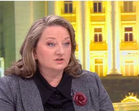 Деница Сачева: С намаляването на секциите в чужбина няма ограничаване на права