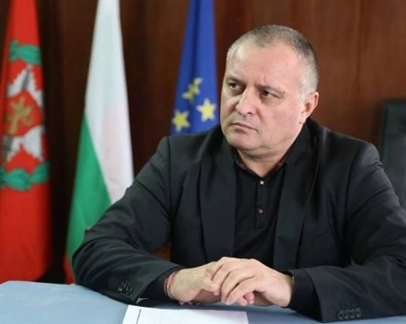 Доц. Неделчо Стойчев: Поведението на Ивайло Калушев е на нарцистичен психопат