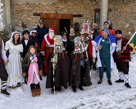 Родопски чанове, страшни и весели маски ще превземат Дедово